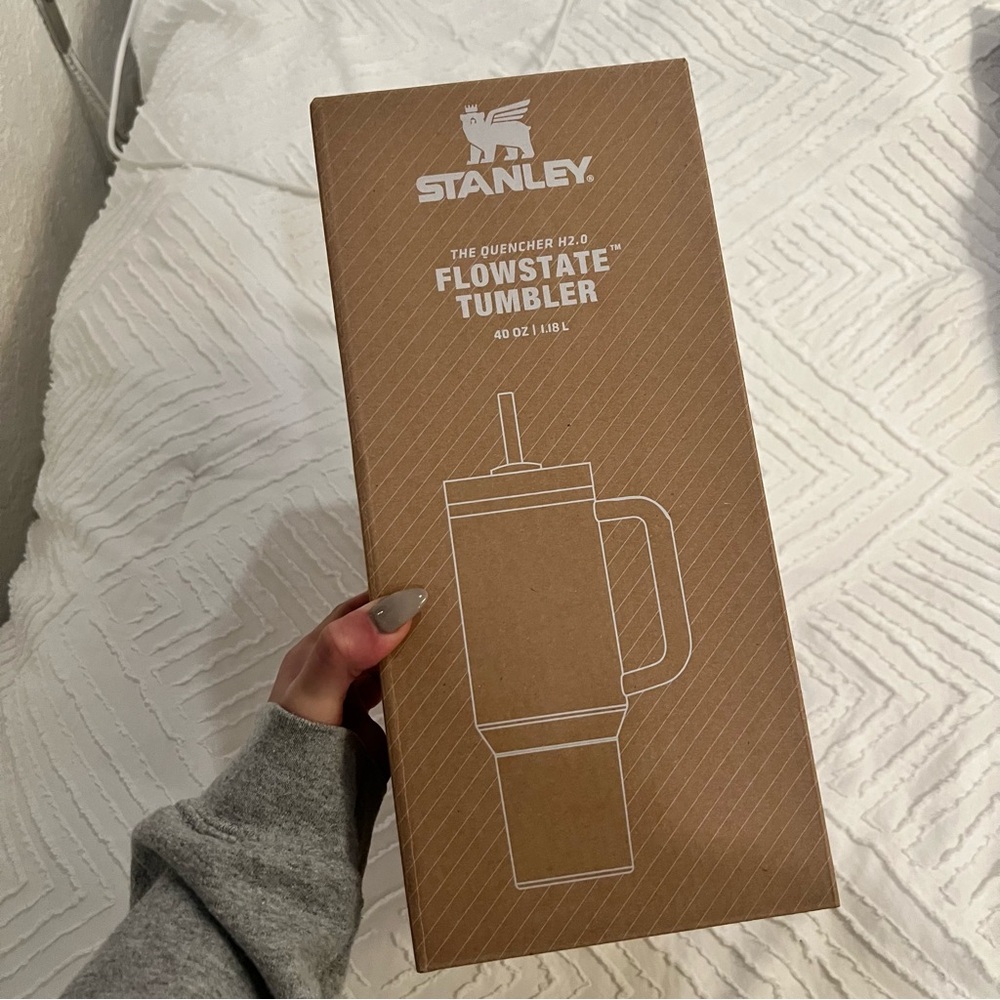 NEW Stanley 40oz Rose Red